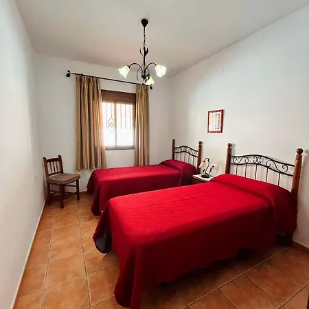 Casa Con Piscina Privada A Un Paso Del Pueblo シャレー コニル・デ・ラ・フロンテラ