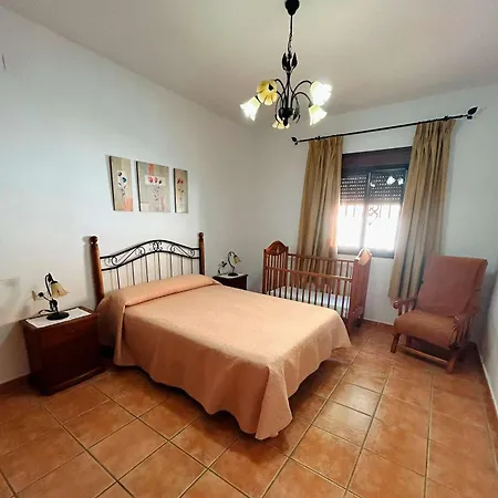 シャレー Casa Con Piscina Privada A Un Paso Del Pueblo コニル・デ・ラ・フロンテラ