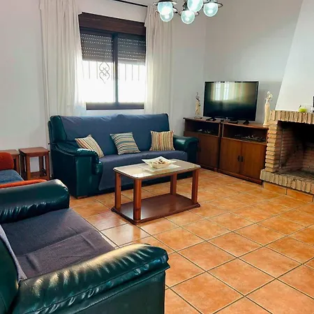 シャレー Casa Con Piscina Privada A Un Paso Del Pueblo コニル・デ・ラ・フロンテラ